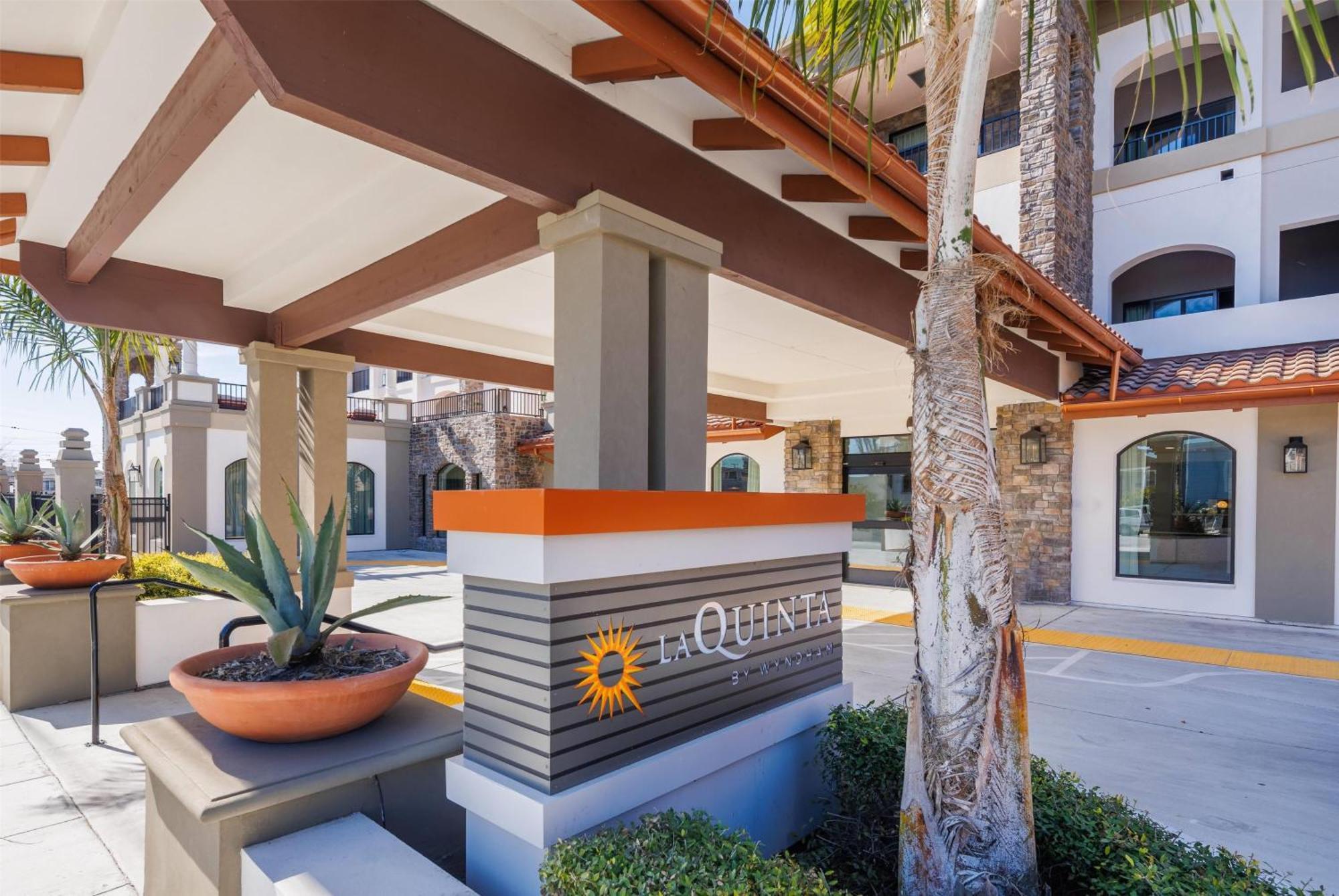 La Quinta Inn & Suites By Wyndham Σάντα Κρουζ Εξωτερικό φωτογραφία